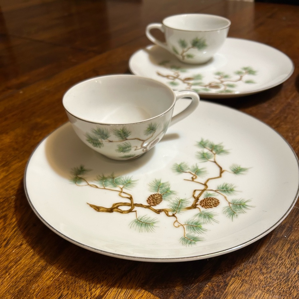 Vintage Laurel China Pine‎ Motif Dish/Cup Set of 4